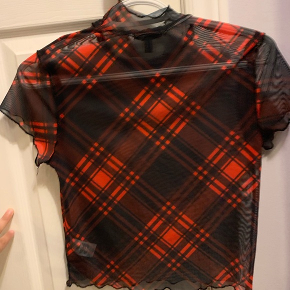 Current Mood || Sheer red plaid crop shirt - Picture 4 of 4